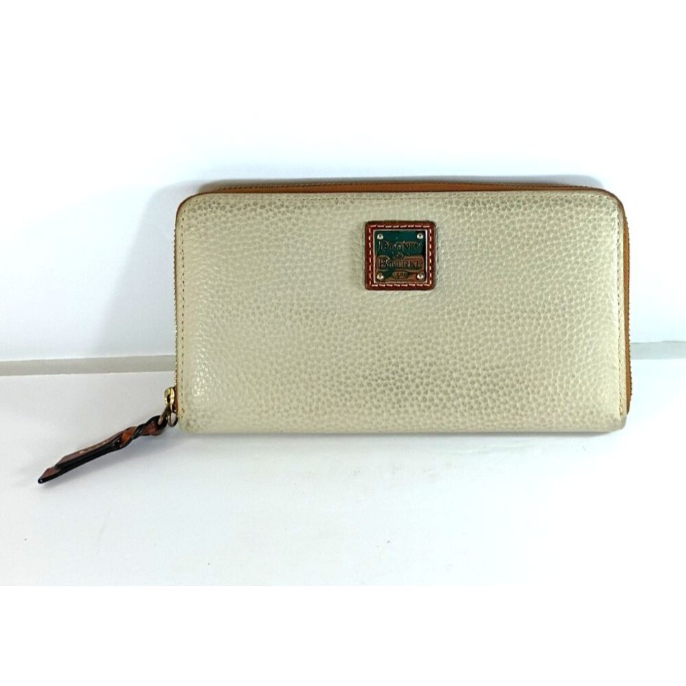 Dooney & Bourke Pebble Grain Leather Large Zip Around Wallet Clutch Bone Ivory